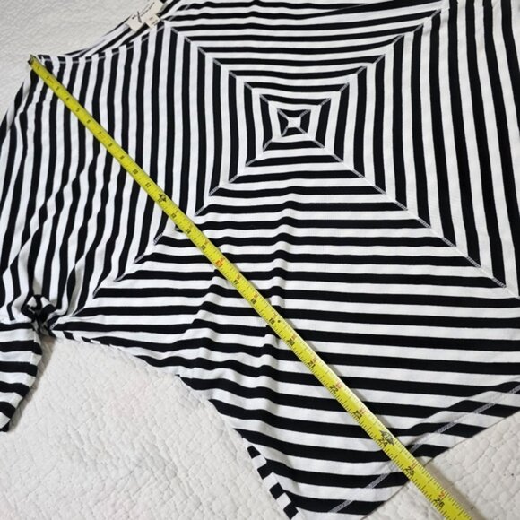 Andrea Jovine Striped Black and White Top - Picture 3 of 6